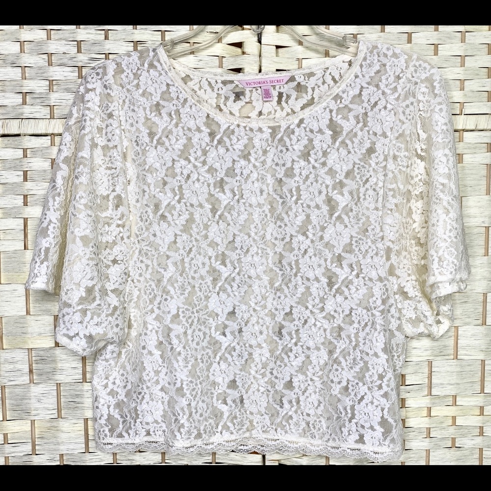 Victoria’s Secret XS Ivory Lace Stretch Crop Top With Flowey Short Sleeves